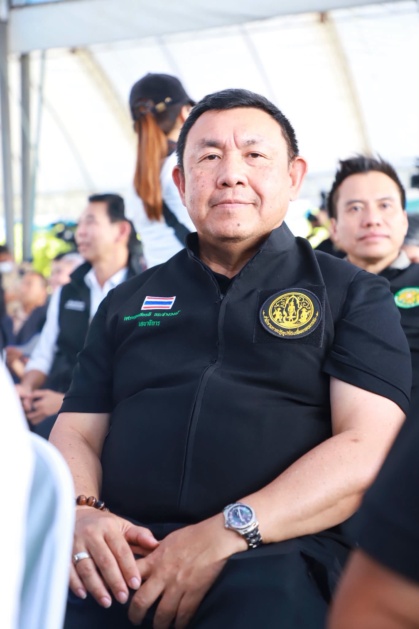 title - เลขาธิการ ส.ป.ก. พร้อมคณะ ร่วมลงพื้นที่กับคณะนายกรัฐมนตรี ติดตามการบริหารจัดการน้ำ เพิ่มศักยภาพระบายน้ำ ลดเสี่ยงน้ำท่วมหาดใหญ่ 